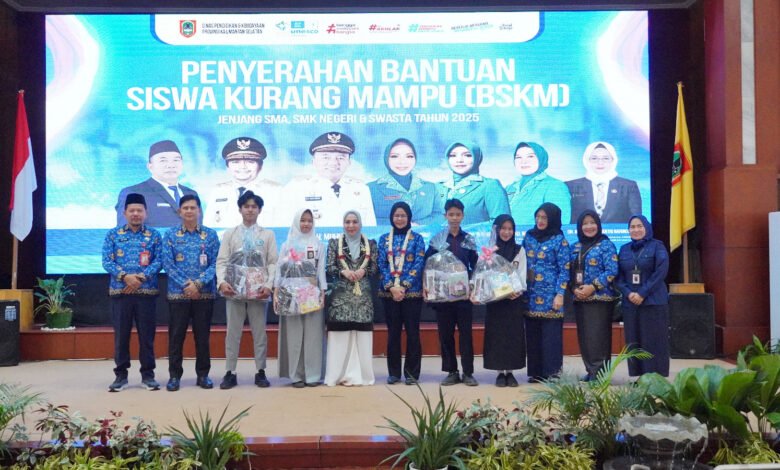 Tekan Angka Putus Sekolah, Disdikbud Salurkan BSKM Kepada 10.030 Pelajar SMA/SMK di Kalsel