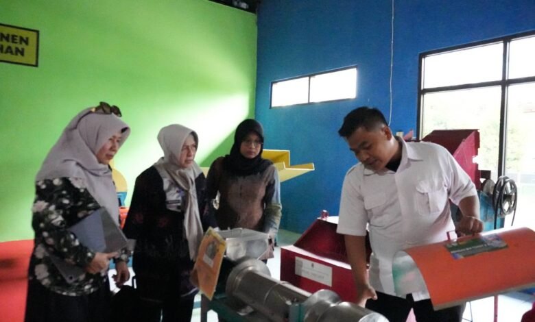 BPSPTPH Kalsel Tingkatkan Kompetensi SDM Lewat Bimbingan Praktis Pengelolaan Alsintan di Jawa Barat