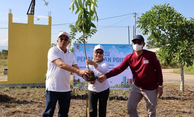 Sambut Hari Habitat dan Hari Kota Sedunia 2025, Pemprov Kalsel Gelar Aksi Penanaman Pohon