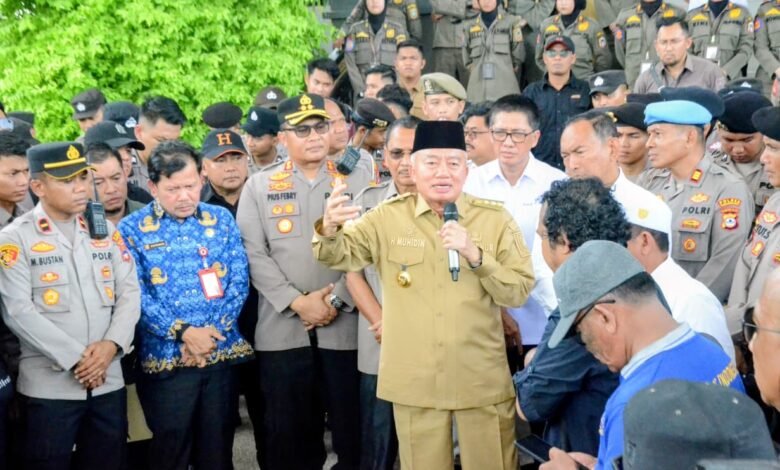 Terima Aksi Damai Masyarakat Sakutu, Gubernur Kalsel Tegaskan Penempatan Dana Pemprov di Bank Kalsel Sesuai Ketentuan