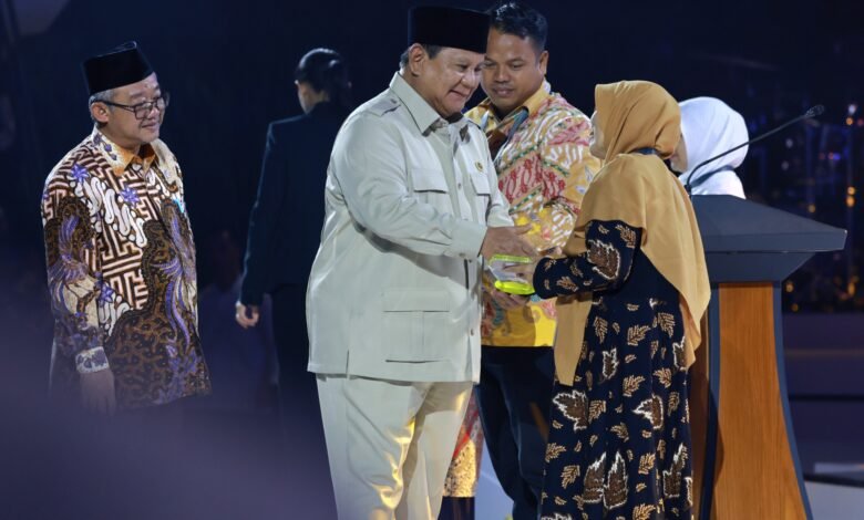 Lapor ke Prabowo, Mendikdasmen: Tunjangan Guru Naik dan Bonus Sudah Ditransfer Langsung
