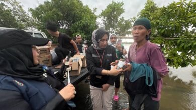 UPTD Pelayanan Krisis dan Epidemi Kesehatan Kalsel Berikan Pelayanan Kesehatan Kepada Masyarakat Terdampak Banjir di Sungai Tabuk