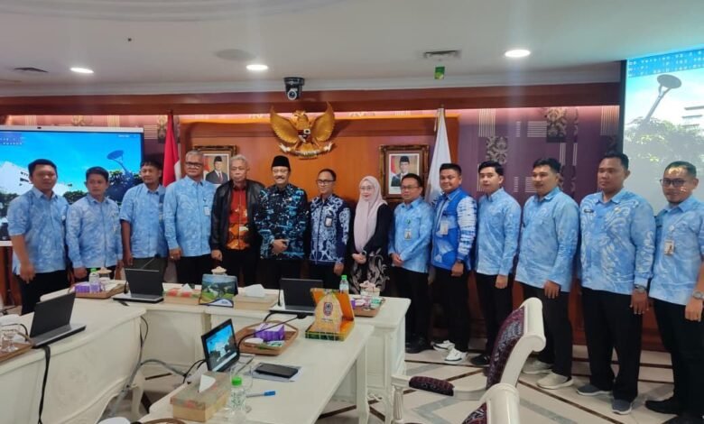 Audiensi dengan Menteri Sosial RI, Dinsos Kalsel Perkuat Sinergi Pusat dan Daerah