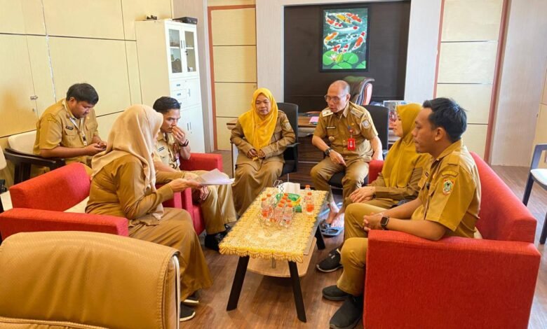 Data Jumlah Kapal Perikanan Tangkap Yang Legal, Dislautkan Kalsel Laksanakan Kegiatan Fasilitasi dan Monev Penerbitan Elektronik Buku Kapal Perikanan untuk Nelayan Kecil