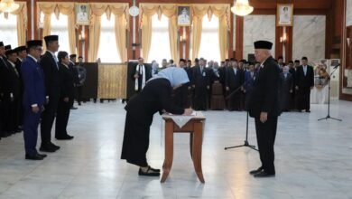 Gubernur Muhidin Lantik 292 Pejabat, Tekankan Digitalisasi Pelayanan Publik