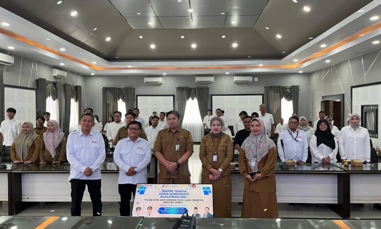 Pemprov Kalsel Perkuat SDM Konstruksi melalui Bimtek Kode Etik Profesi Arsitek 2026