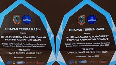 Komitmen Transparansi Berbuah Prestasi, Disdikbud Kalsel Terima Penghargaan Disiplin Administrasi Terbaik III