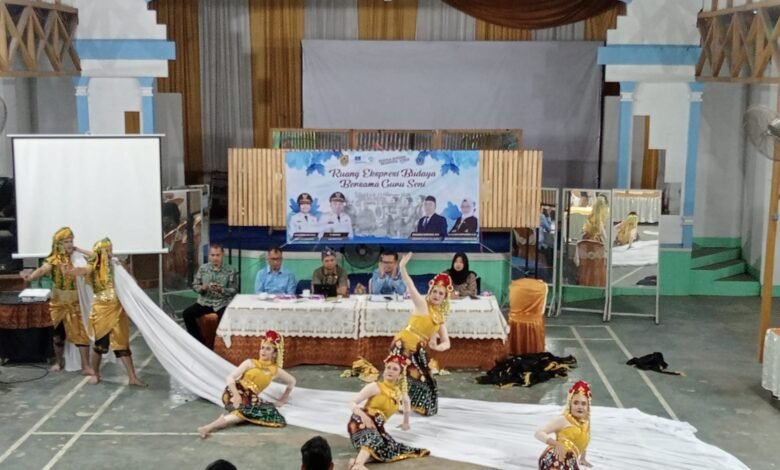 Perkuat Pelestarian Budaya, Disdikbud Kalsel Gelar Ruang Ekspresi Bersama Guru Seni di HSU