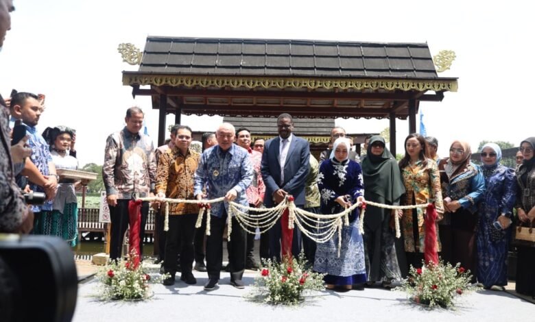 TMII Jadi Etalase Budaya Kalsel, Dermaga Pasar Terapung Resmi Dibuka