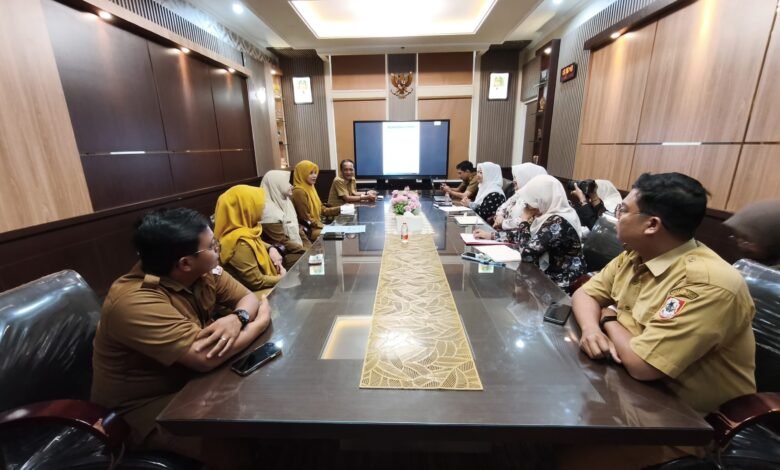 Diskominfo Kalsel Terima Studi Banding Batola Terkait Pemenuhan Indeks KPIP 2027