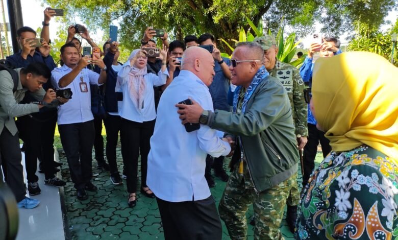 Gubernur Kalsel Sambut Wakasad dan Wamenkop di Bandara Syamsudin Noor