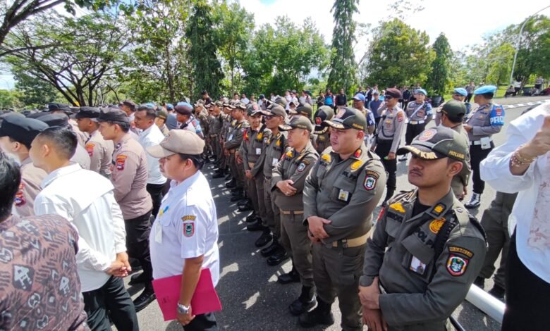 Satpol PP dan Damkar Kalsel Backup Pengamanan Aksi Unjuk Rasa LSM Sakutu
