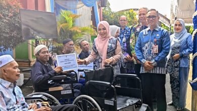 Peringati Hari Lanjut Usia Nasional 2026, Pemprov Kalsel Salurkan Bantuan dan Berikan Apresiasi kepada Lansia