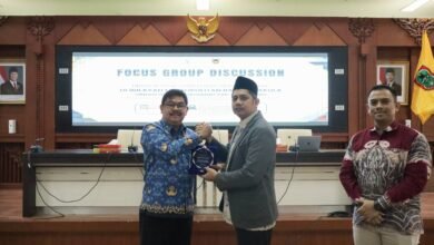 Pemprov Kalsel dan Komdigi Rumuskan Solusi Digital untuk Permasalahan Metropolitan Banjarbakula Melalui FGD Smart City