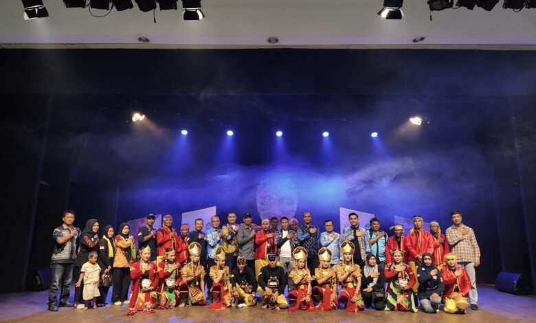 Antusiasme Masyarakat Tinggi, Revitalisasi Seni Topeng Banjar Sukses Digelar