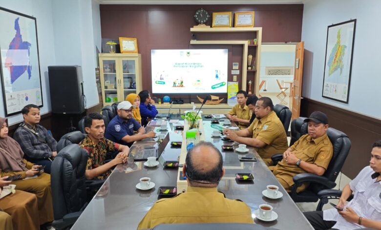 Banua Pers Community dan DLH Kalsel Hijaukan Tiga Desa di Banjar Lewat Penanaman Pohon Berbunga