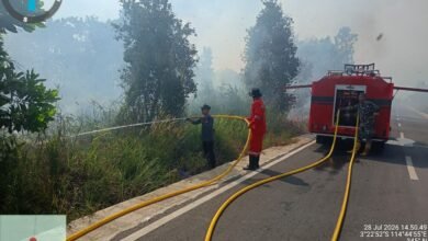 BPBD Kalsel Kerahkan Water Bombing Kendalikan Karhutla di Ujung Jalan Golf Banjarbaru, Sekitar 30 Hektare Terdampak